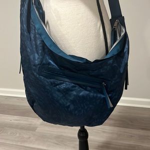 Lululemon gym duffle- crossbody